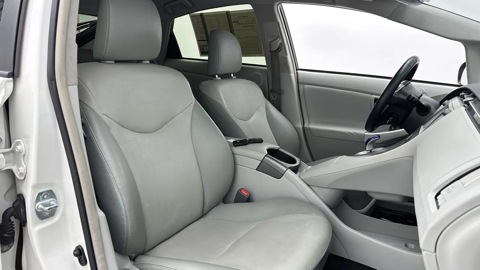 Toyota Prius photo 33