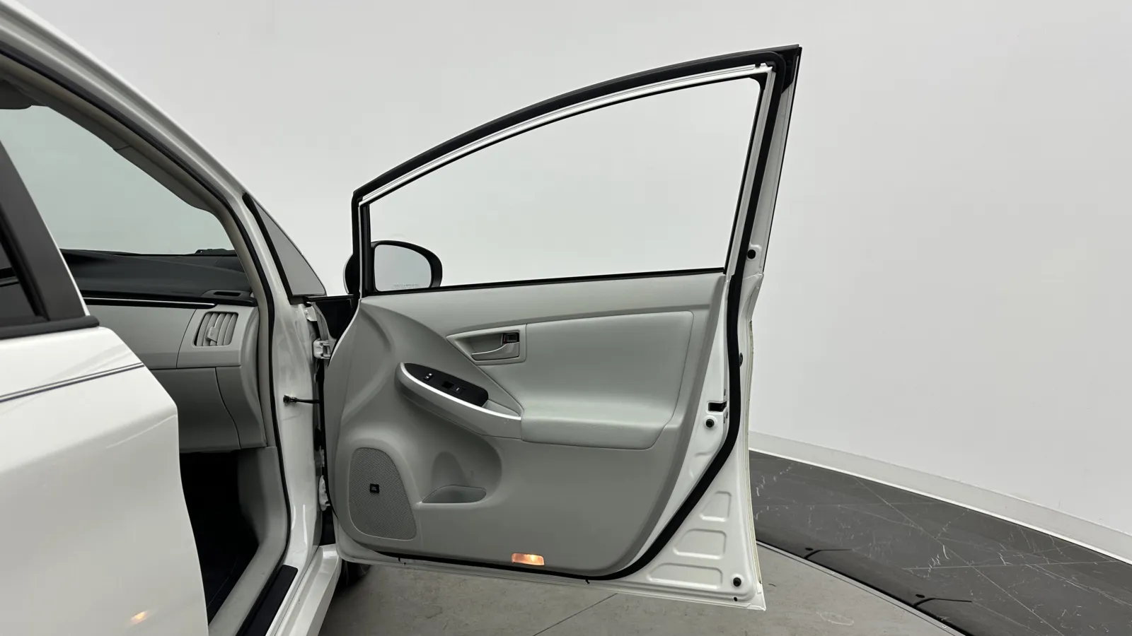 Toyota Prius photo 31