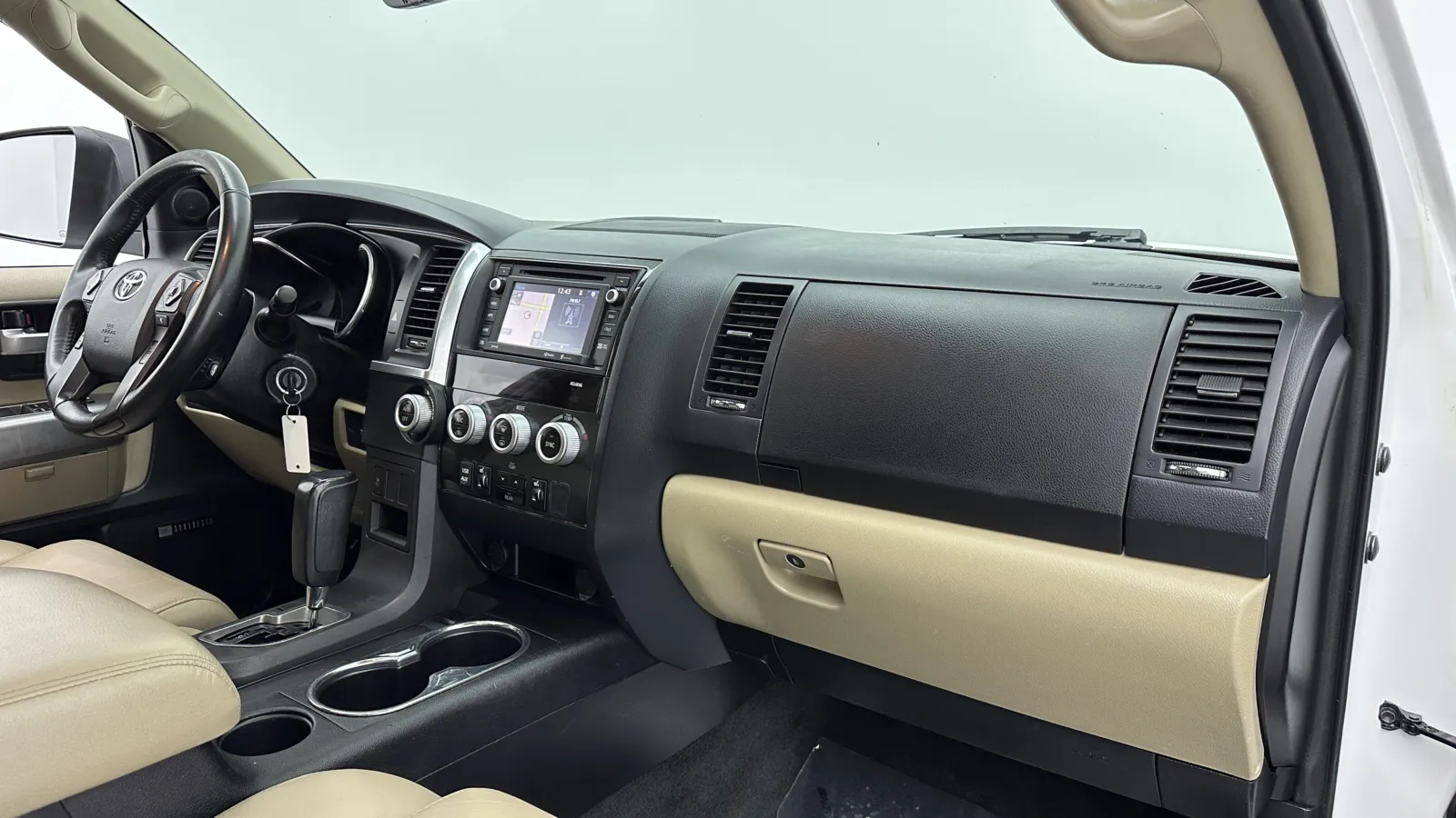Toyota Sequoia photo 44