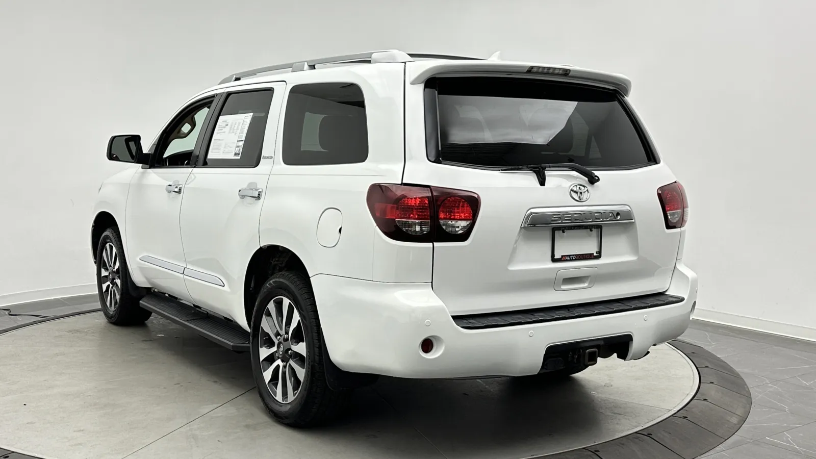 Toyota Sequoia photo 7