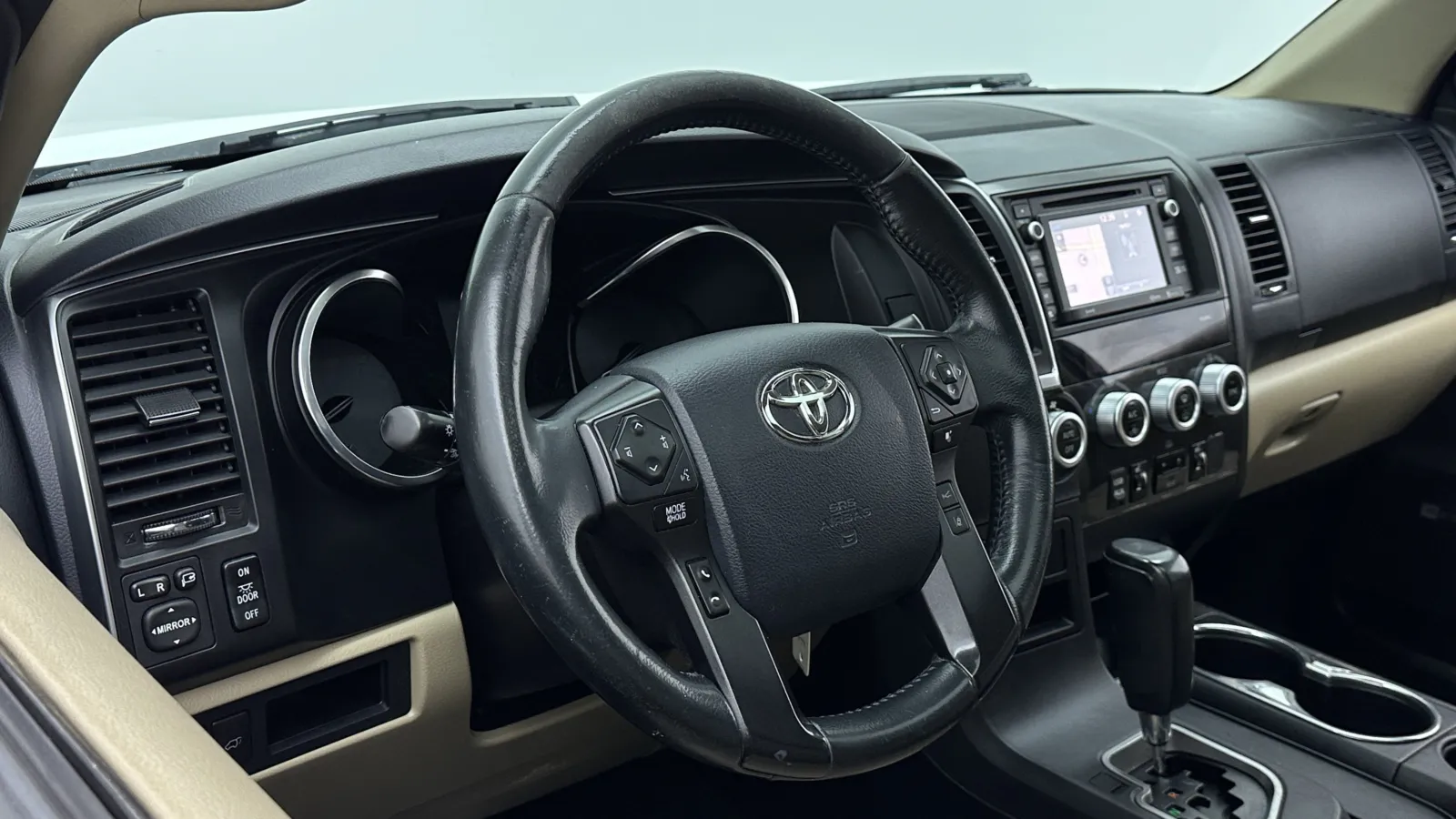 Toyota Sequoia photo 10