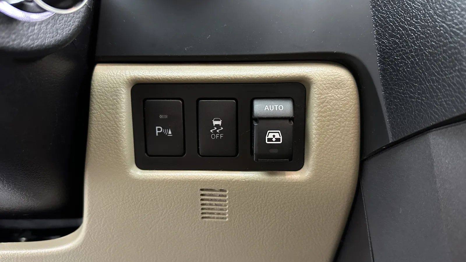 Toyota Sequoia photo 22
