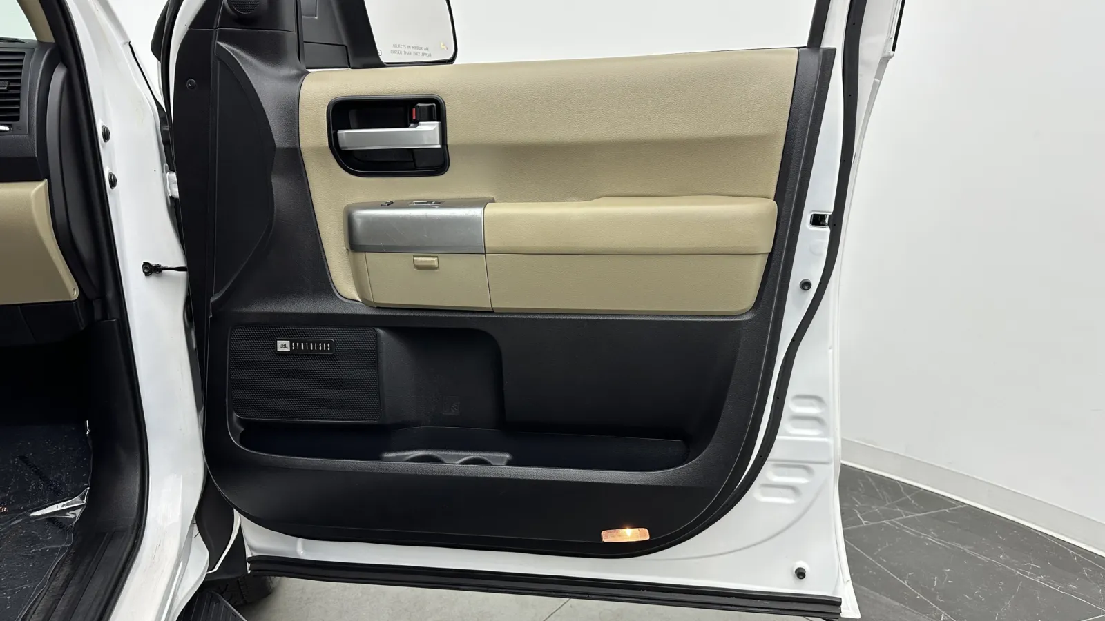 Toyota Sequoia photo 41