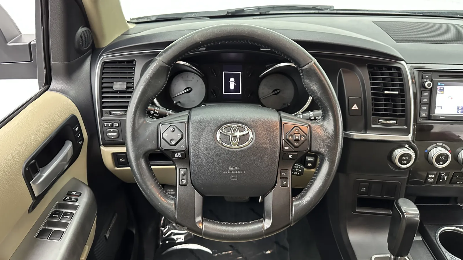 Toyota Sequoia photo 37