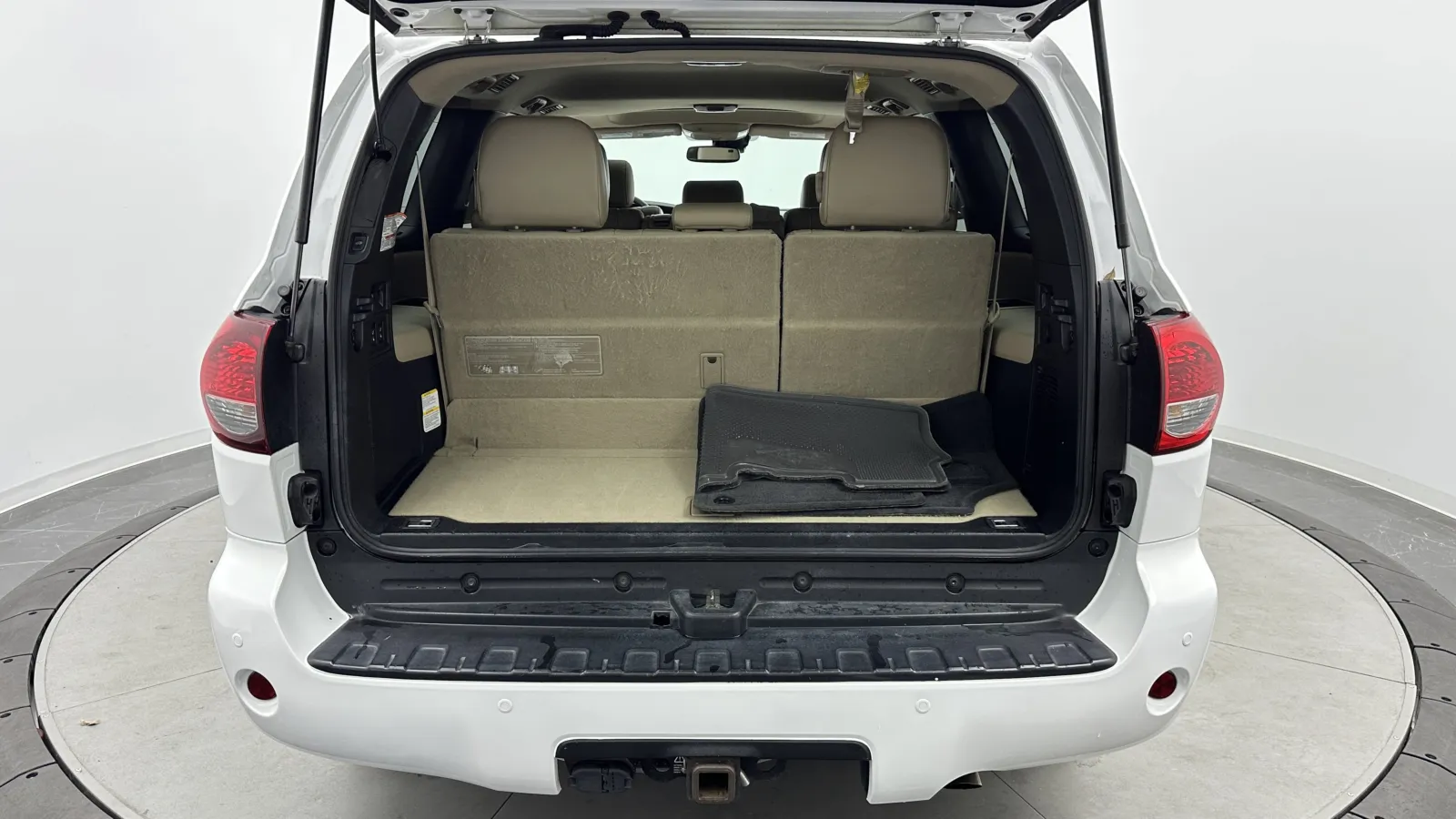 Toyota Sequoia photo 32