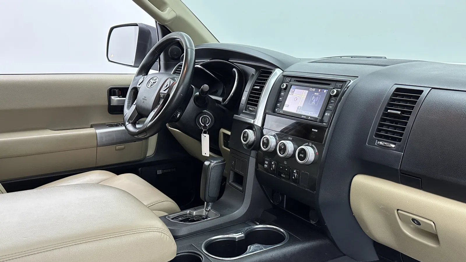 Toyota Sequoia photo 42