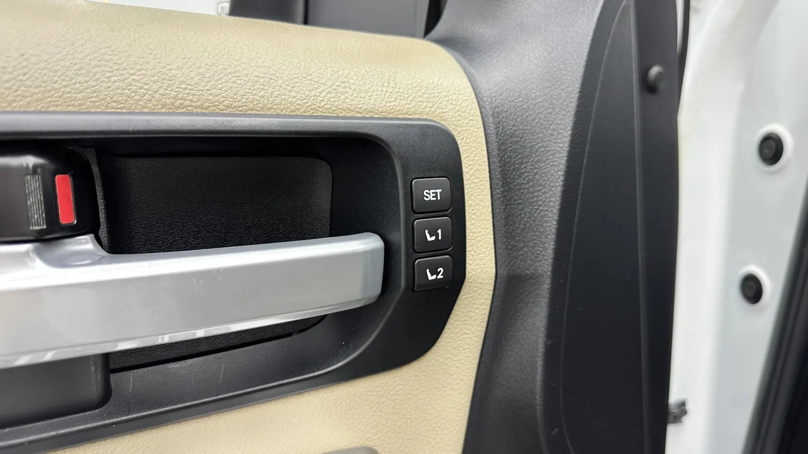 Toyota Sequoia photo 15