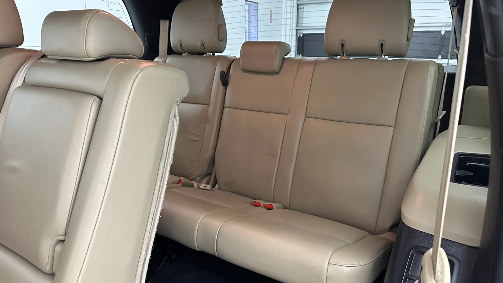 Toyota Sequoia photo 30
