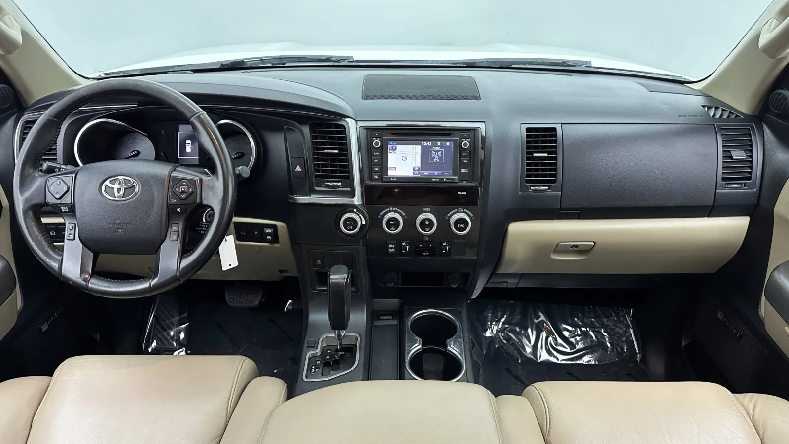 Toyota Sequoia photo 39