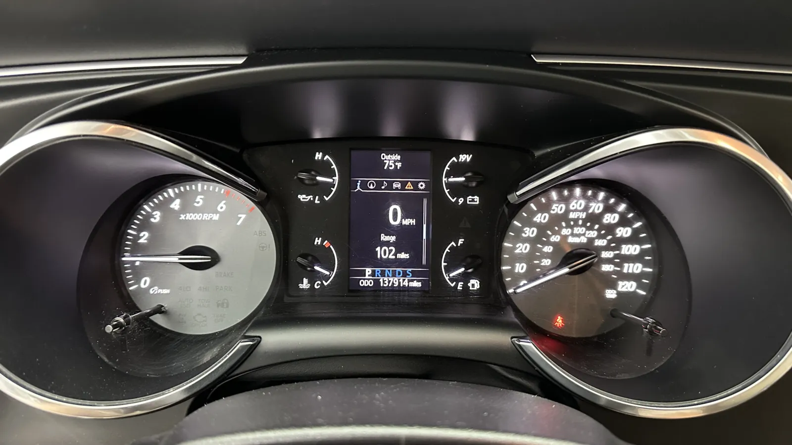 Toyota Sequoia photo 25