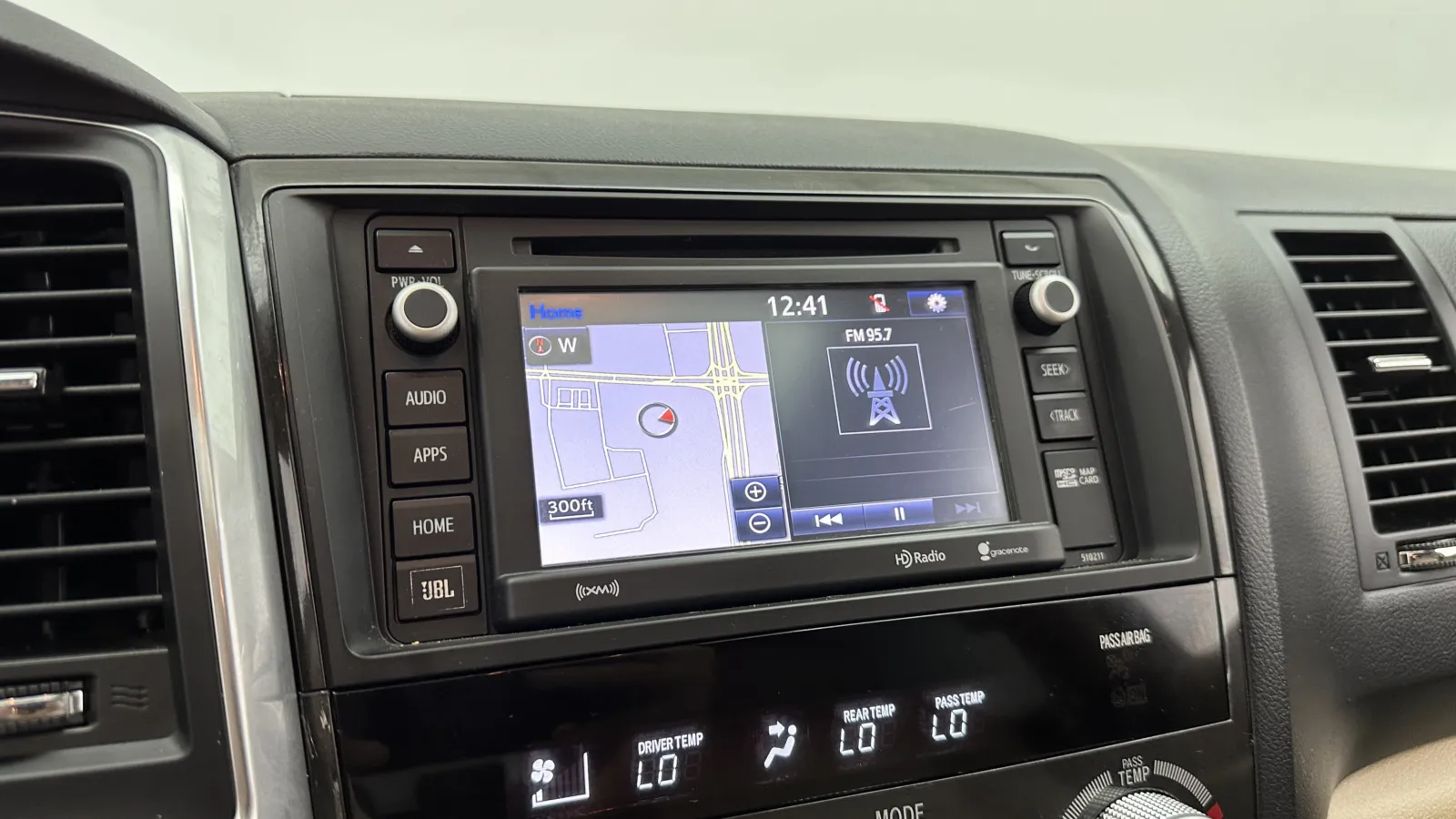 Toyota Sequoia photo 6