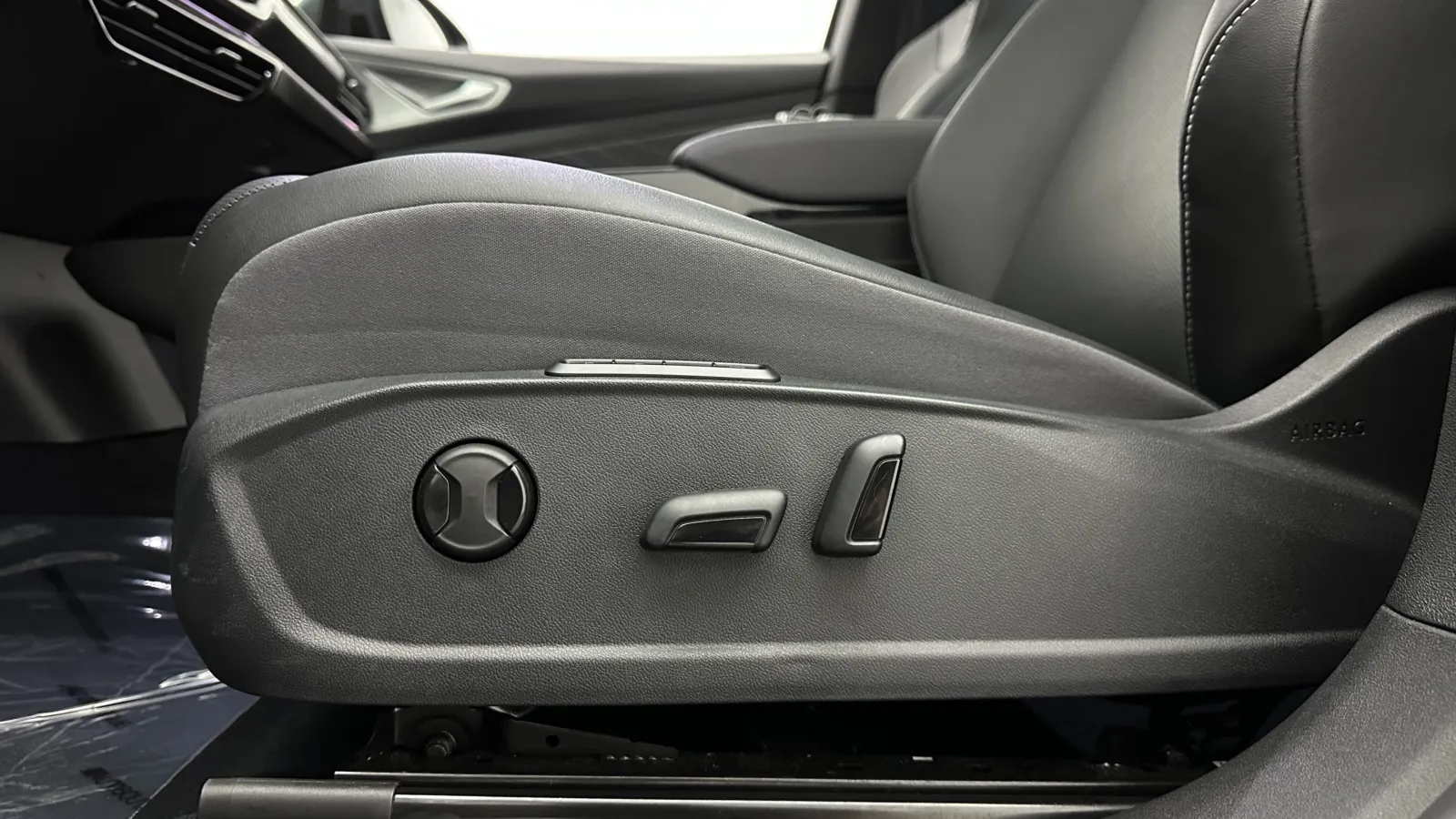 Volkswagen ID.4 photo 14