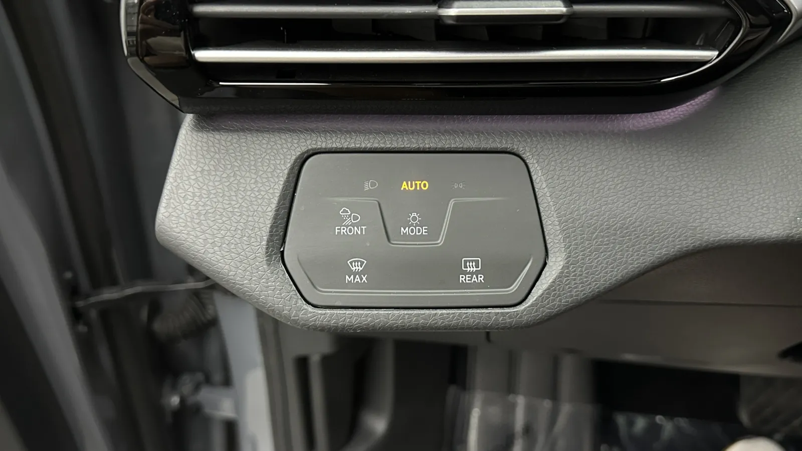 Volkswagen ID.4 photo 16