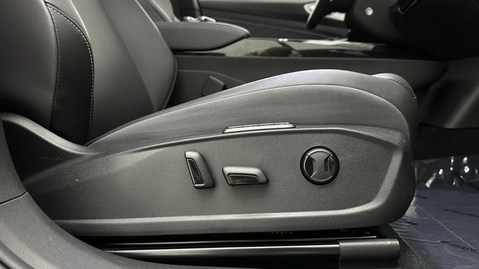 Volkswagen ID.4 photo 36