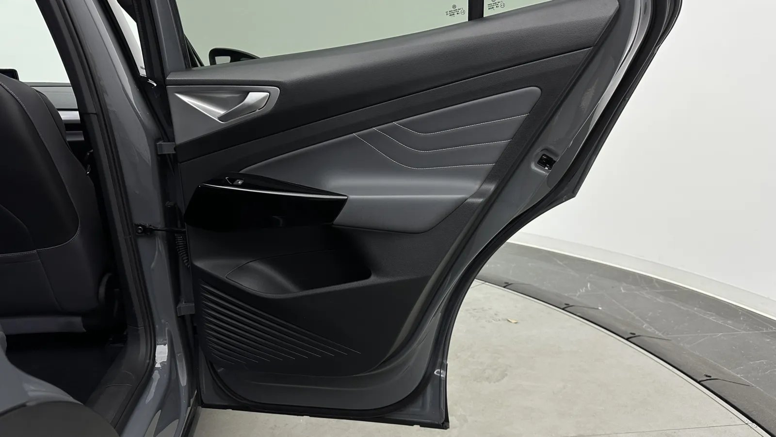 Volkswagen ID.4 photo 28