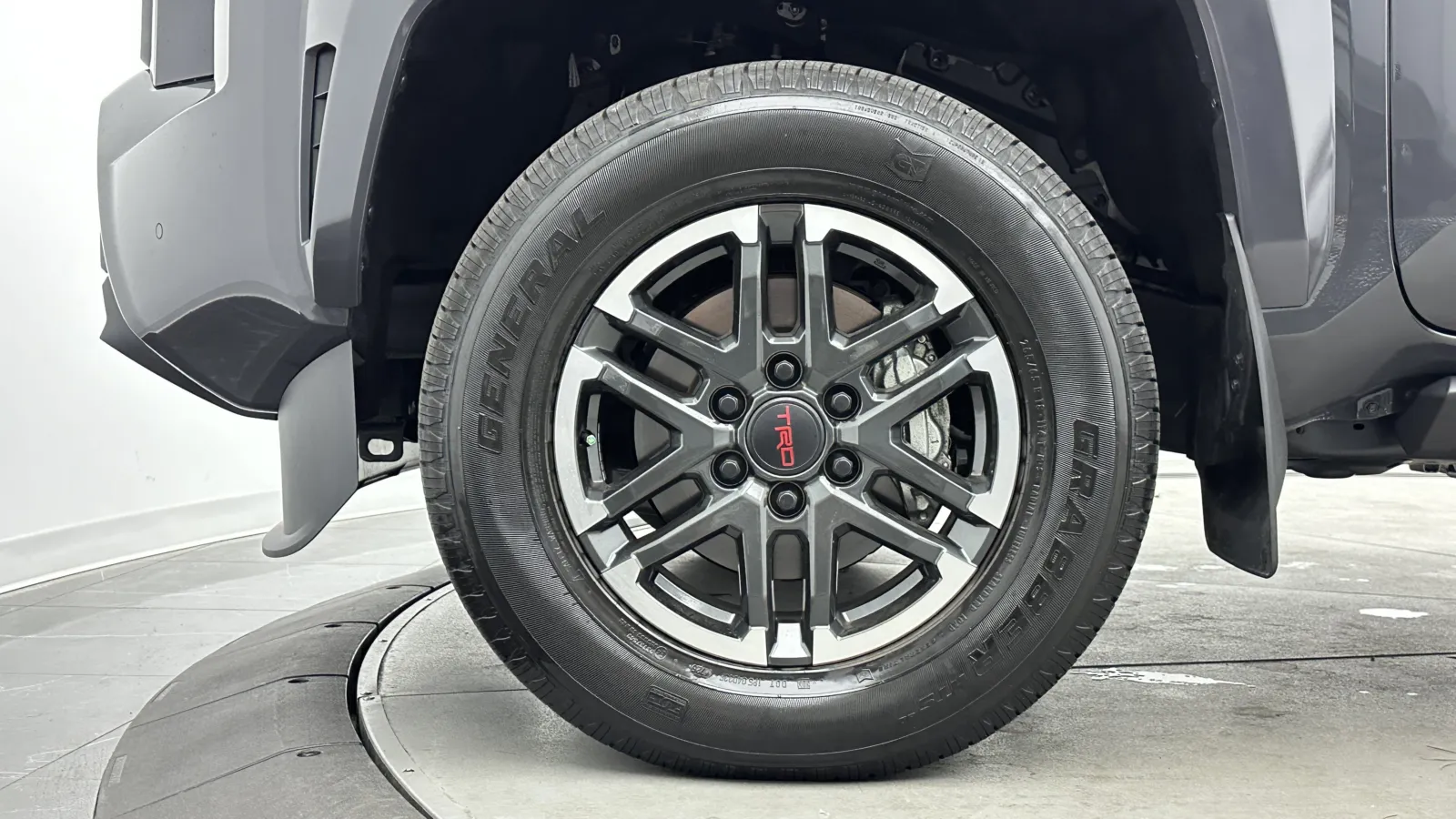 Toyota Tacoma photo 10