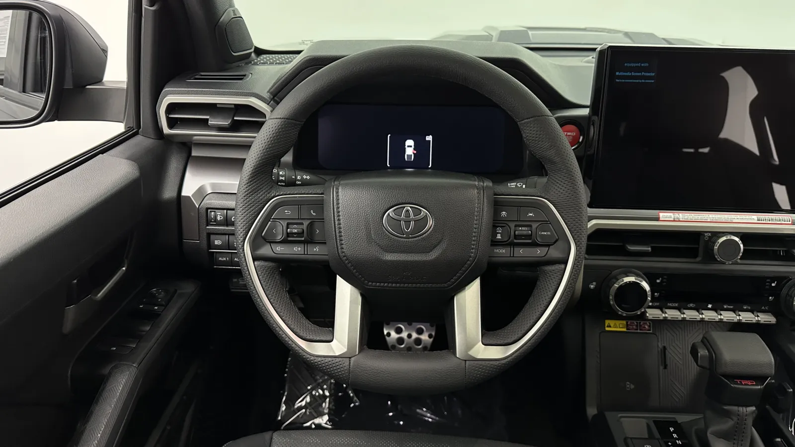 Toyota Tacoma photo 32