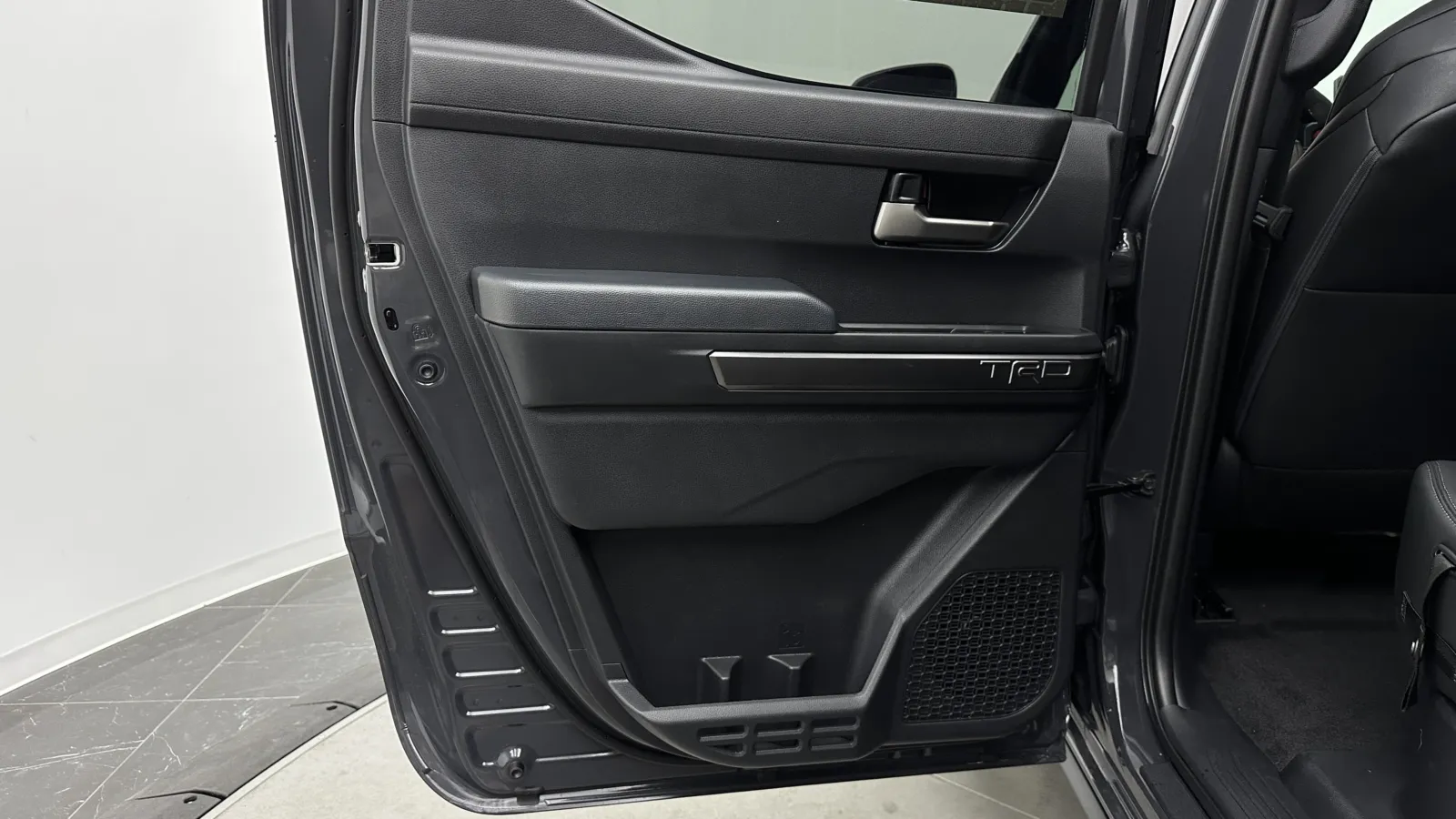 Toyota Tacoma photo 28