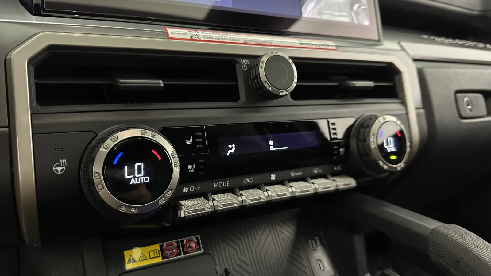 Toyota Tacoma photo 23