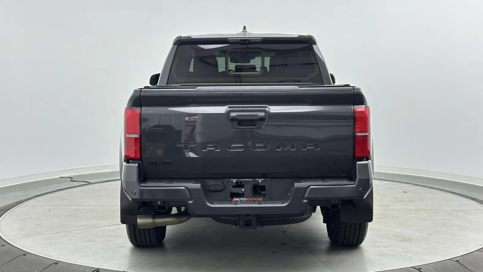 Toyota Tacoma photo 7