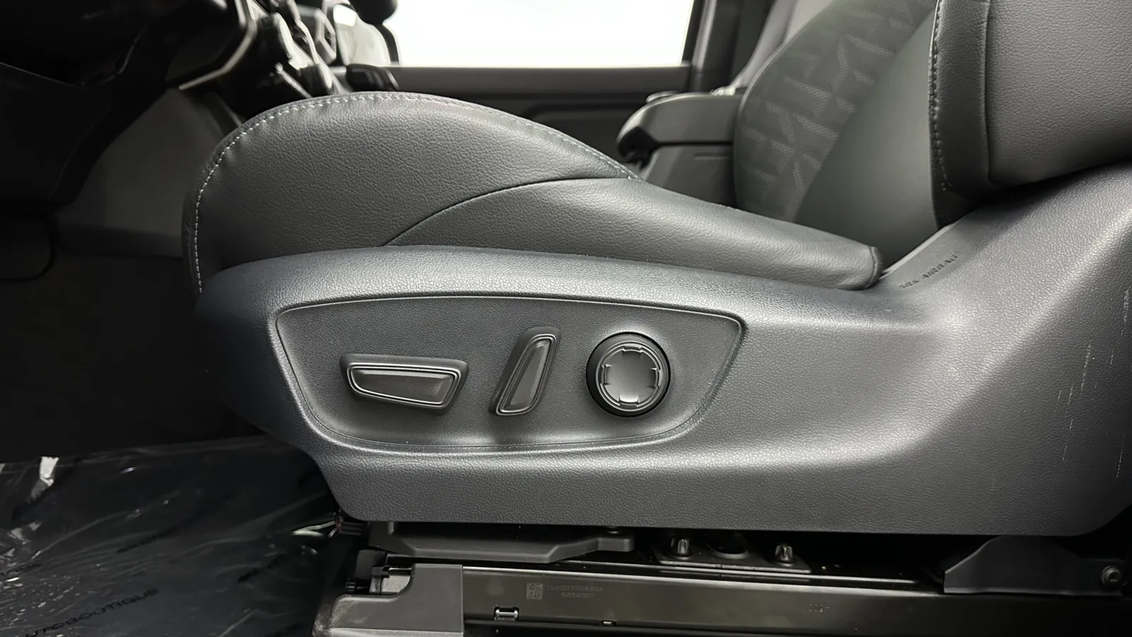 Toyota Tacoma photo 15