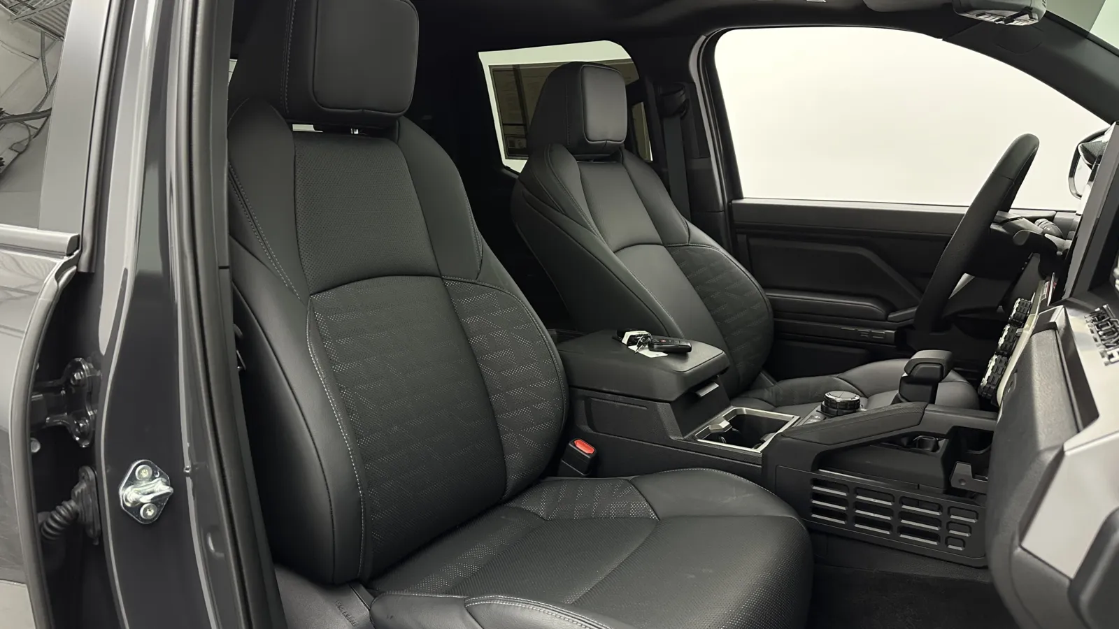 Toyota Tacoma photo 39