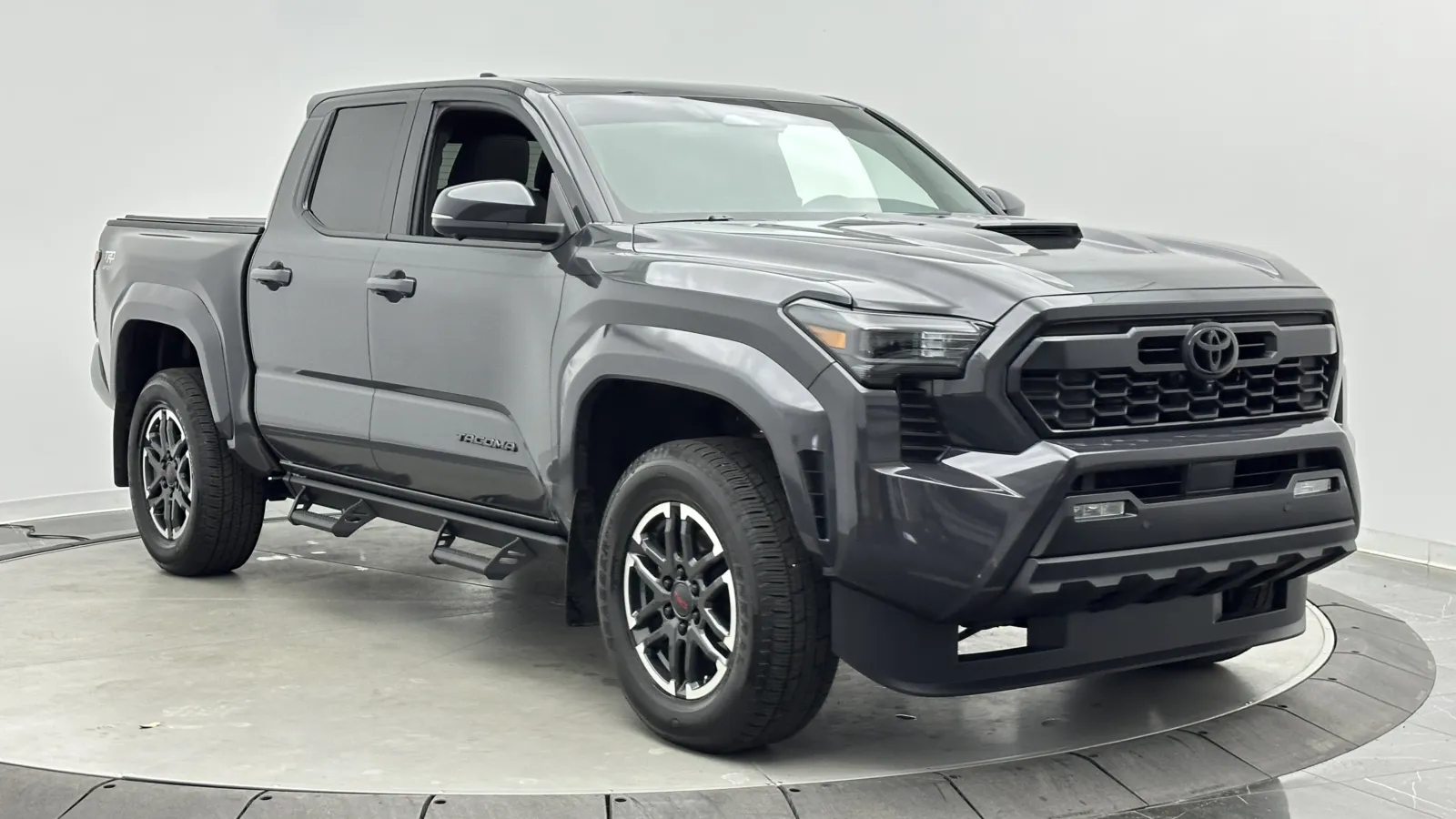 Toyota Tacoma photo 3