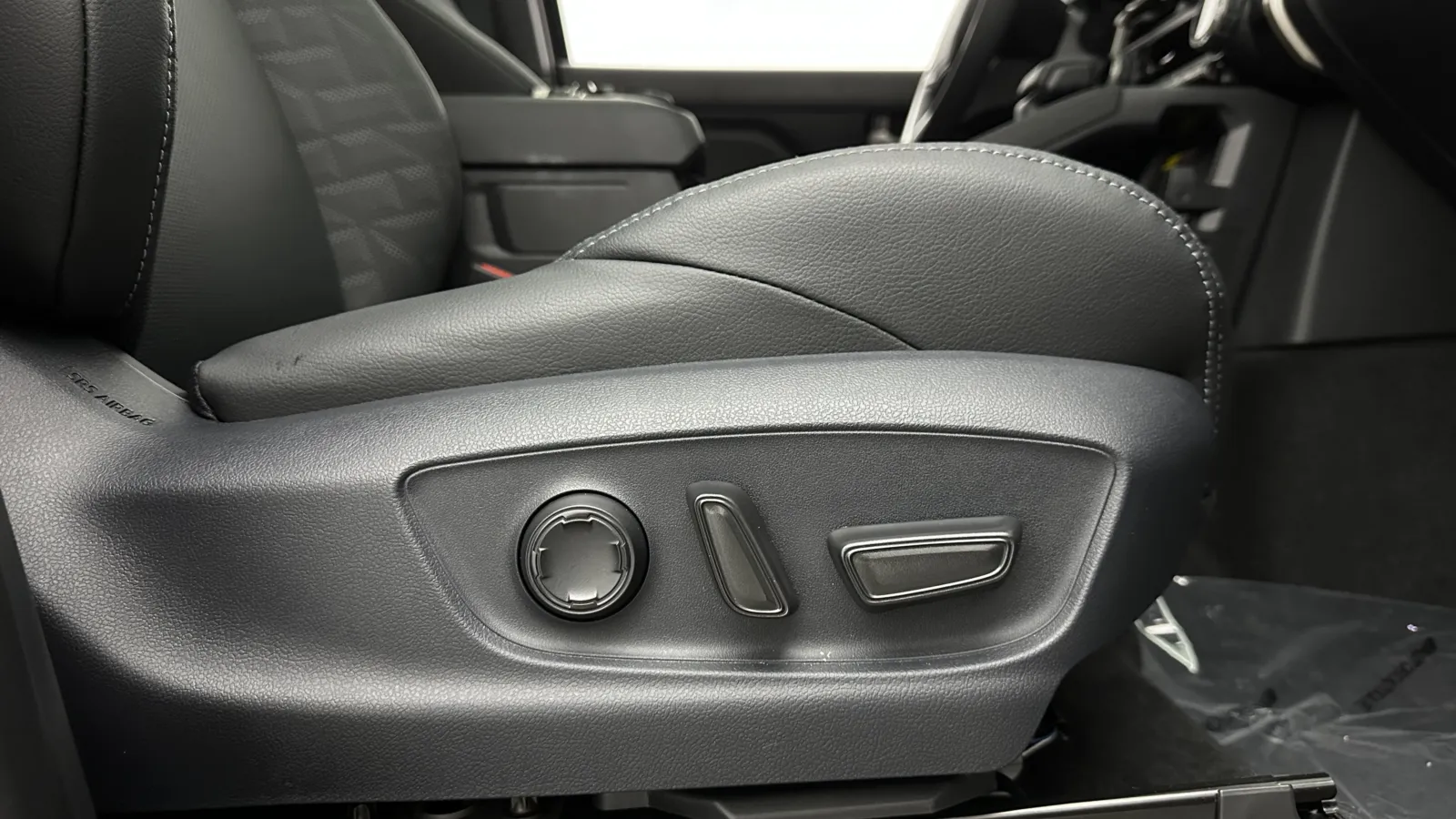 Toyota Tacoma photo 37
