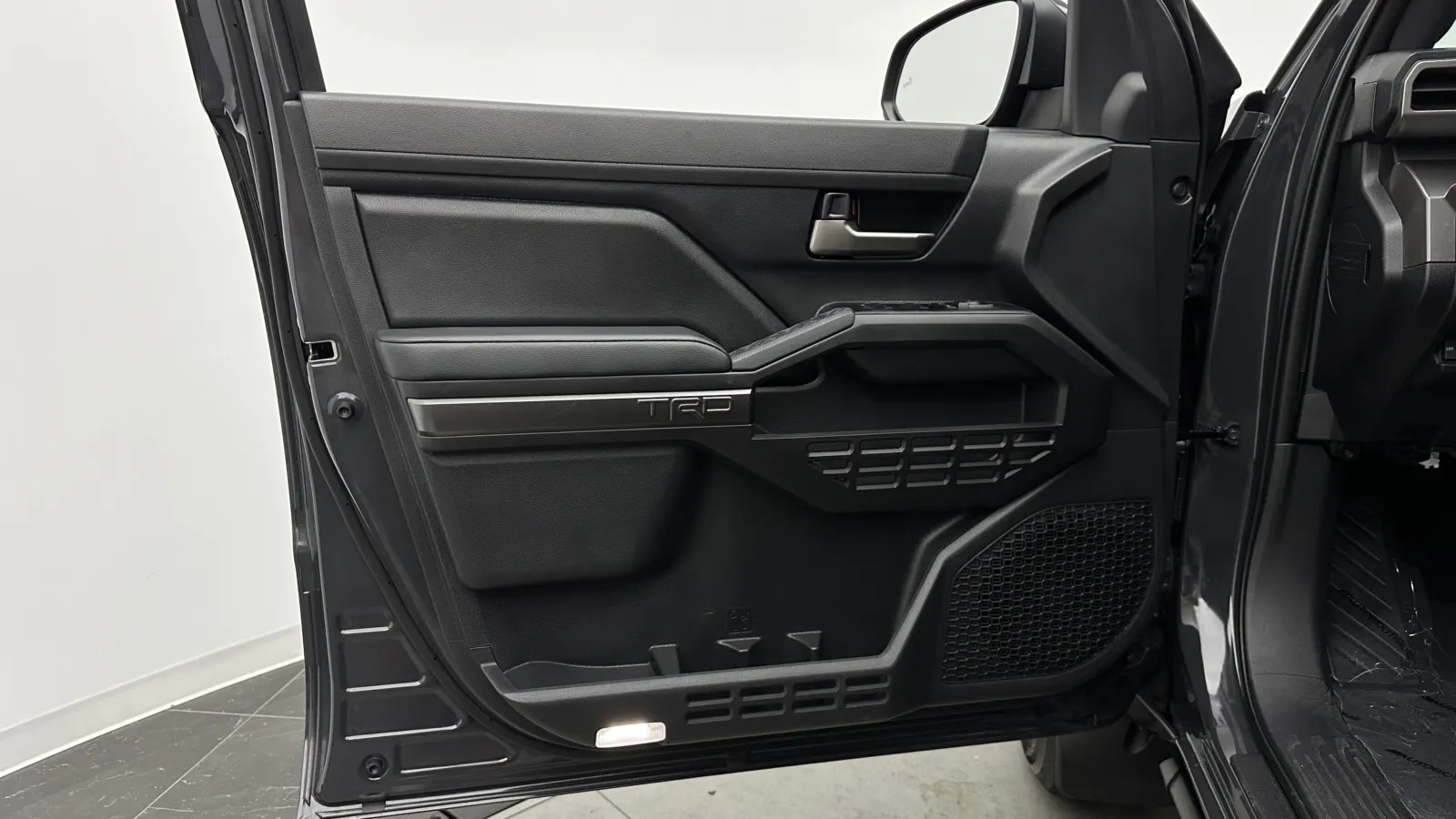 Toyota Tacoma photo 12