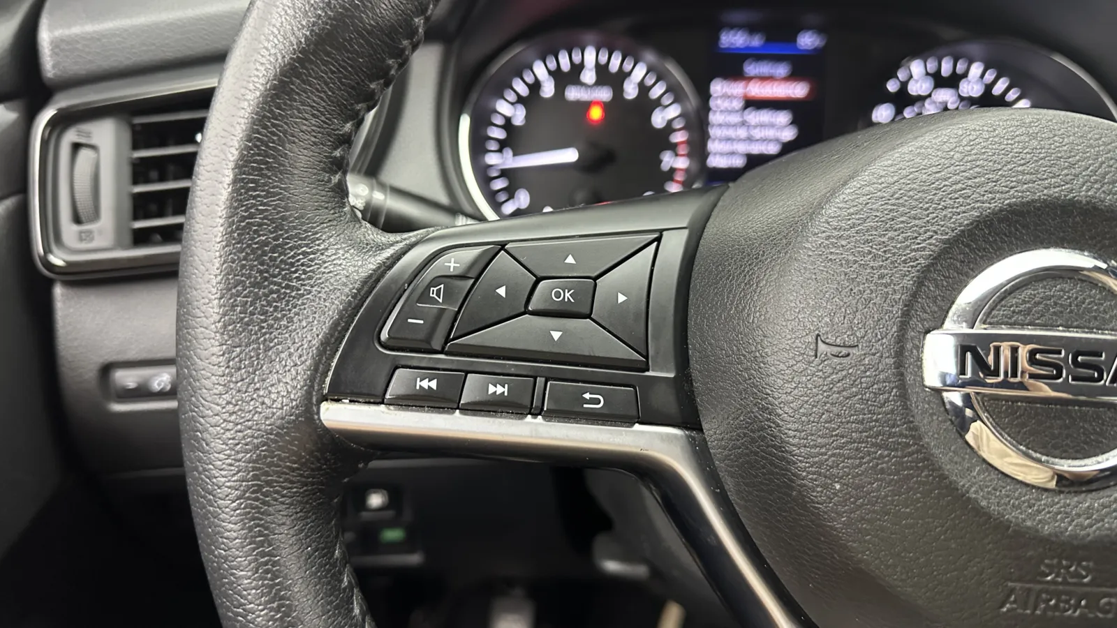 Nissan Rogue photo 19