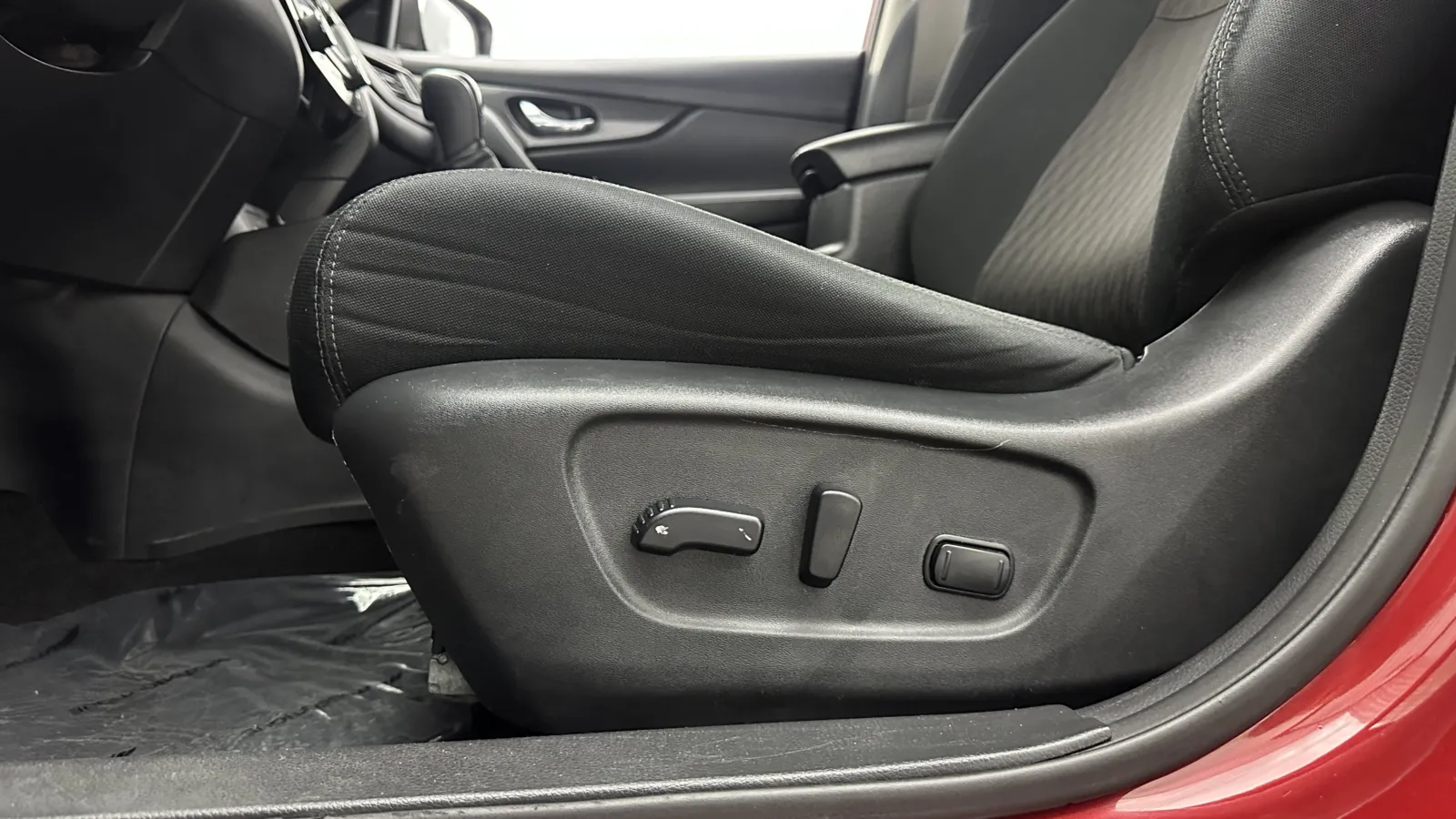 Nissan Rogue photo 16