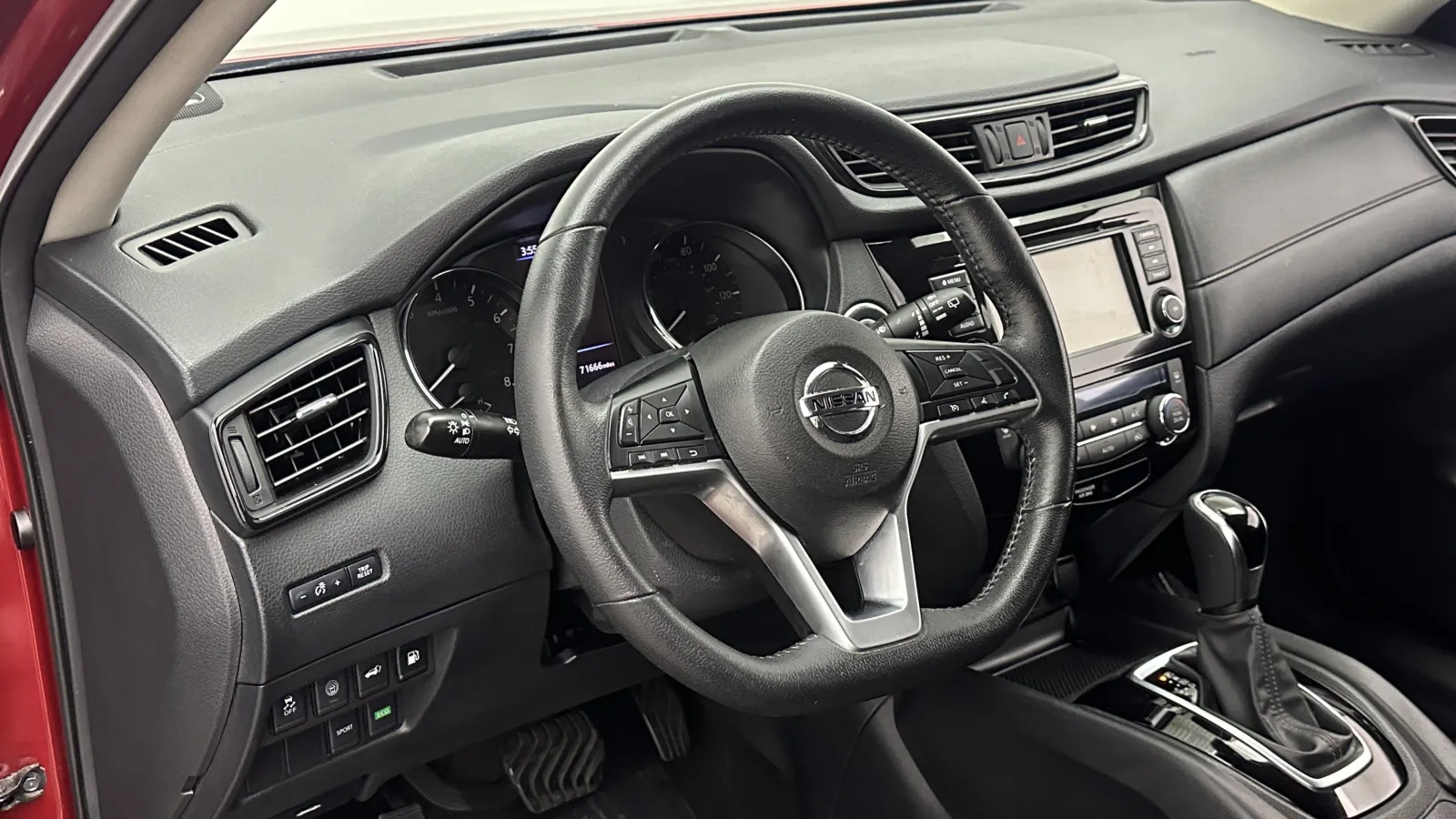 Nissan Rogue photo 13