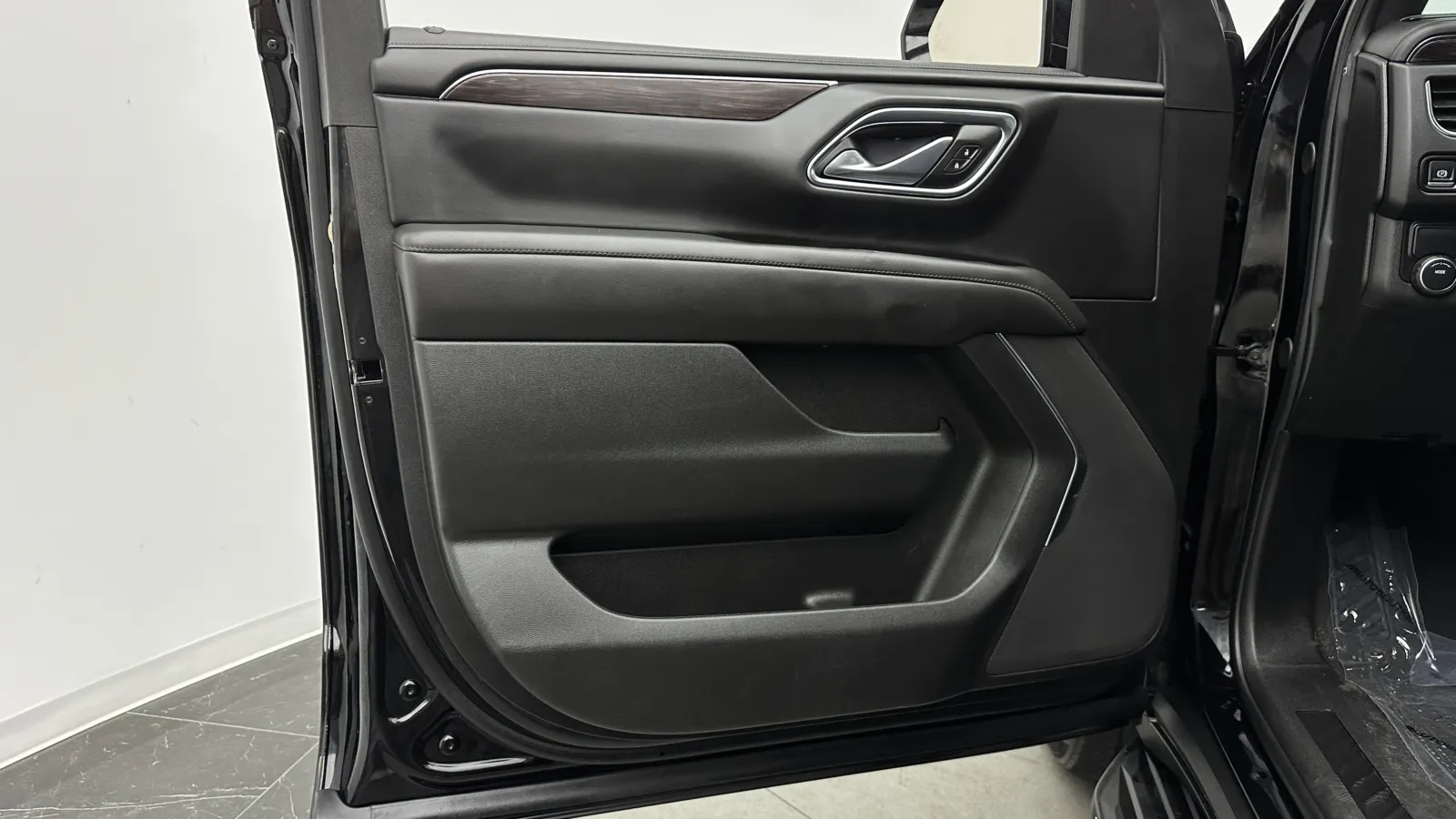 Chevrolet Tahoe photo 11