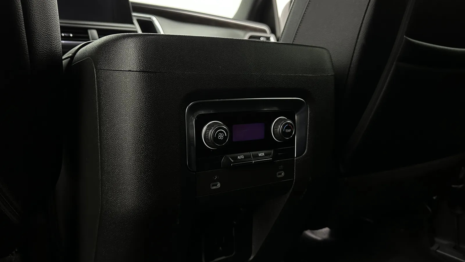 Chevrolet Tahoe photo 25
