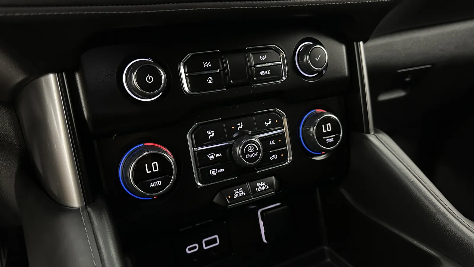 Chevrolet Tahoe photo 16