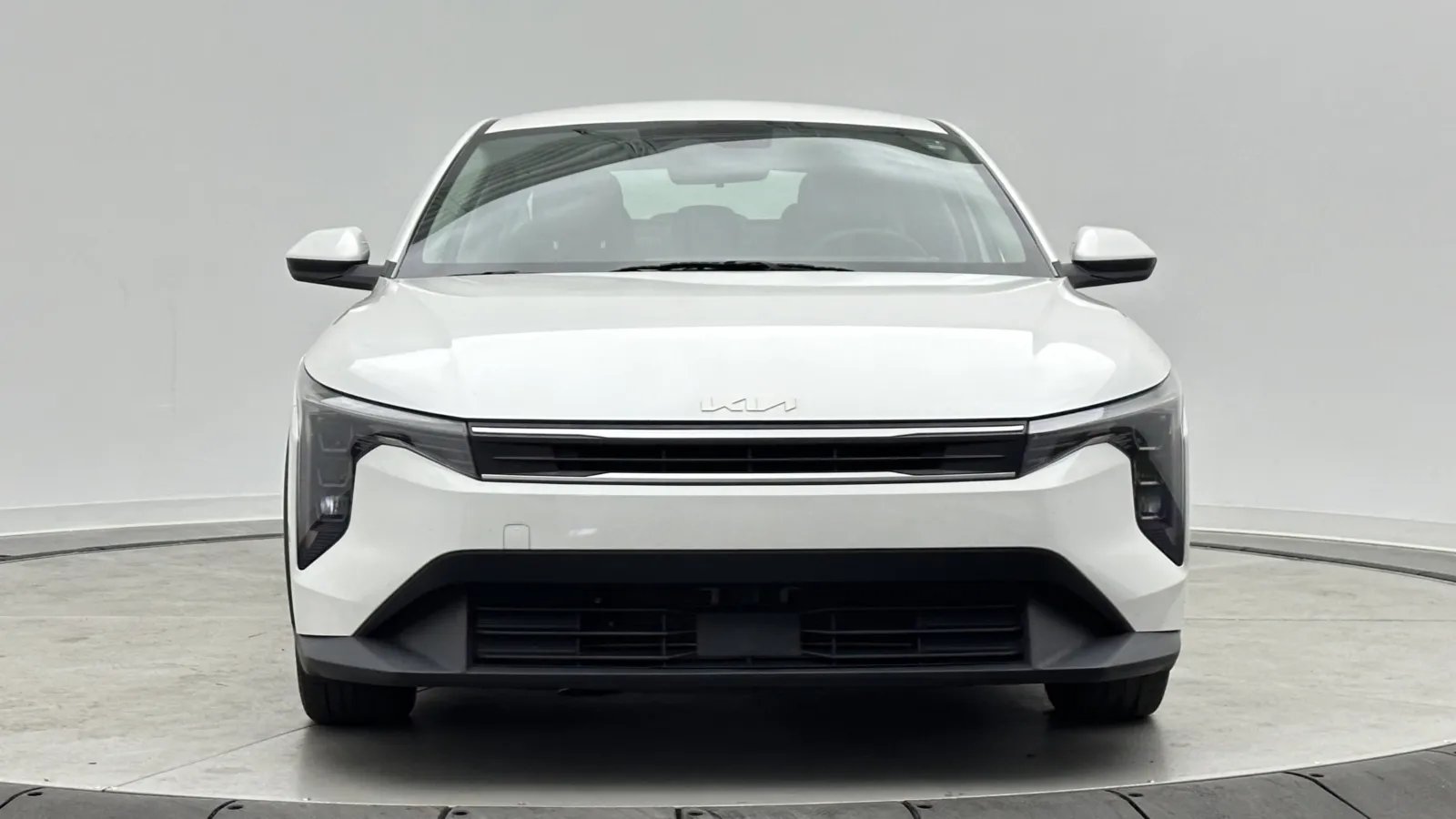 Kia K4 photo 2
