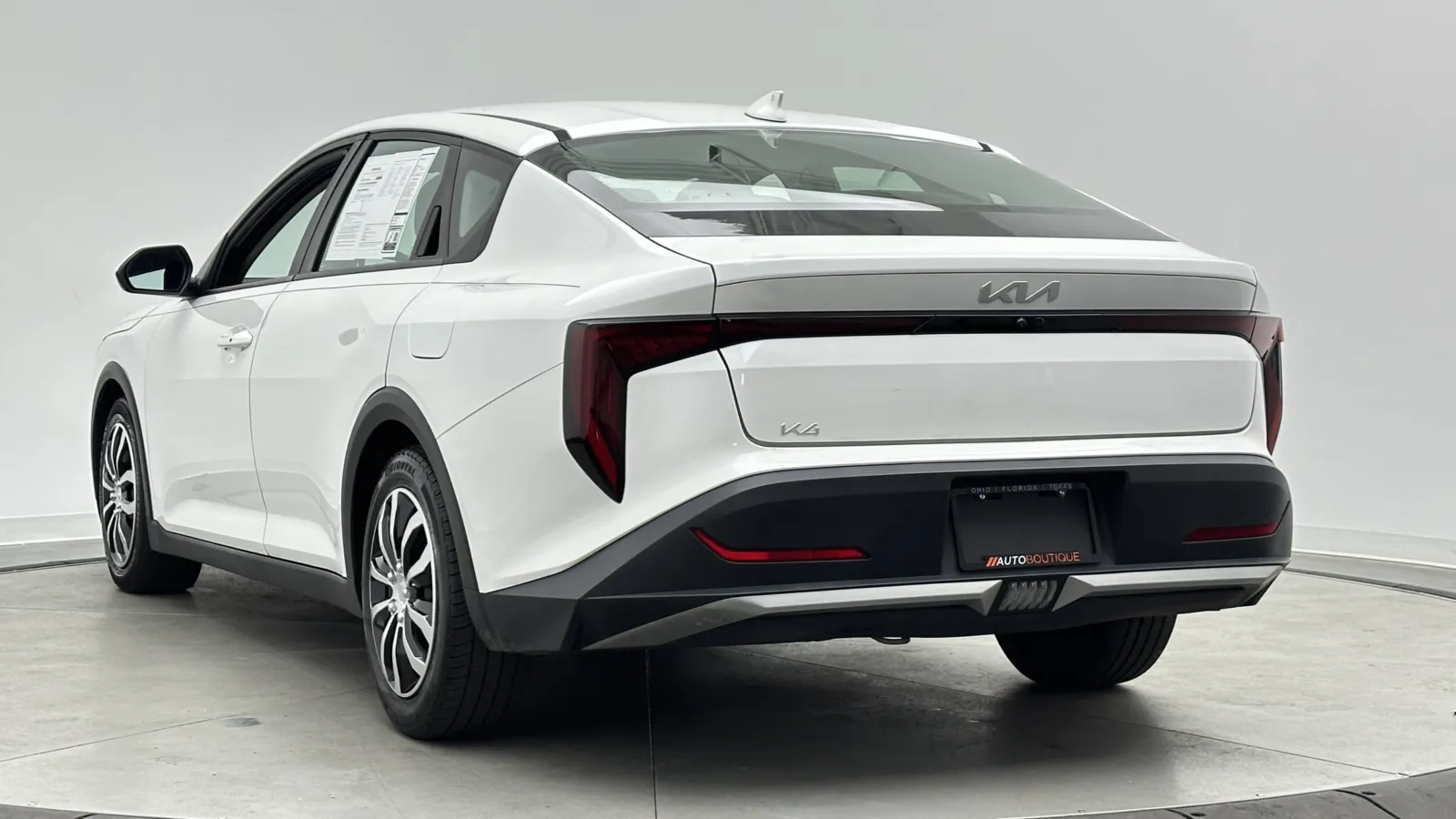 Kia K4 photo 5
