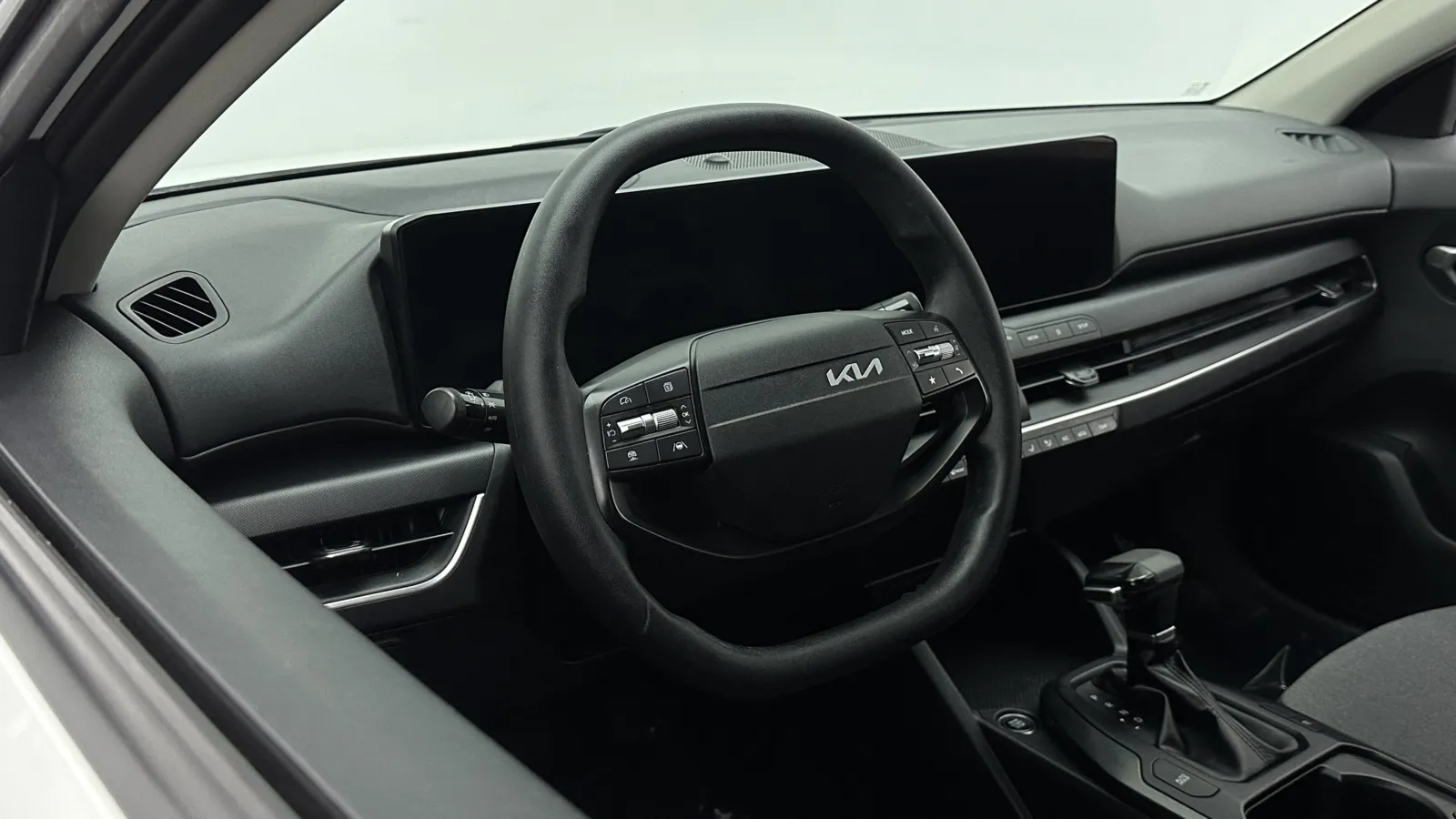 Kia K4 photo 8