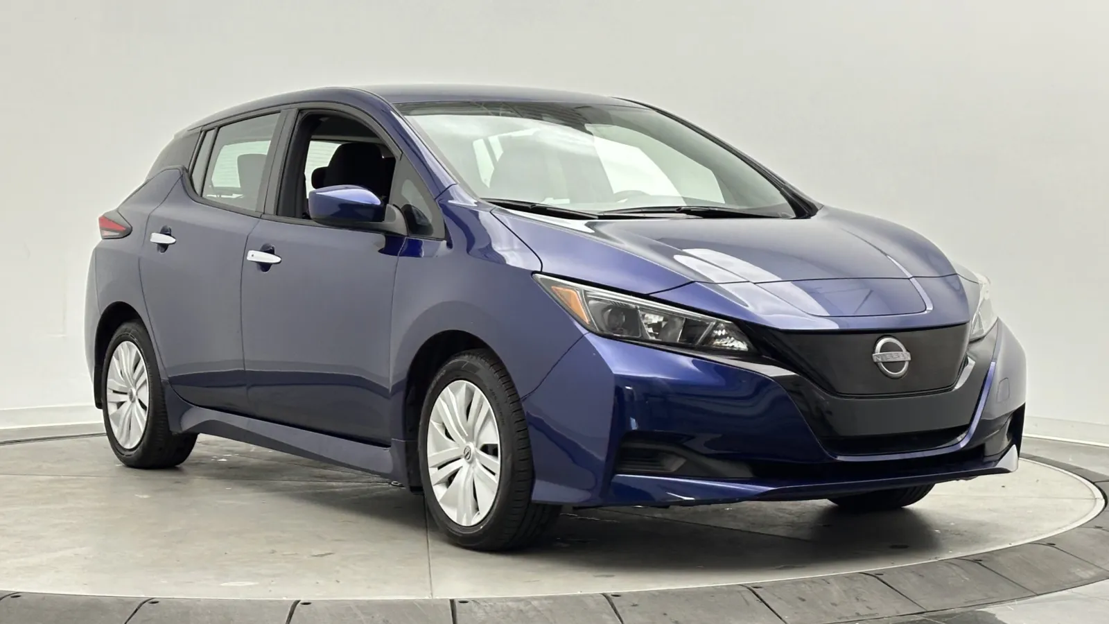 Nissan Leaf photo 3