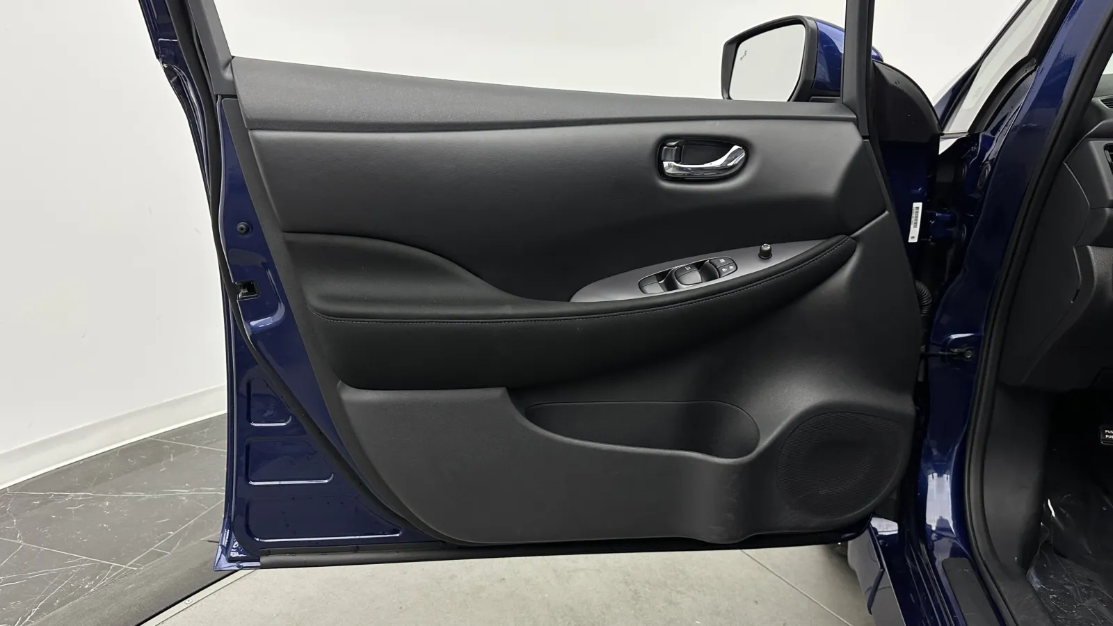 Nissan Leaf photo 9