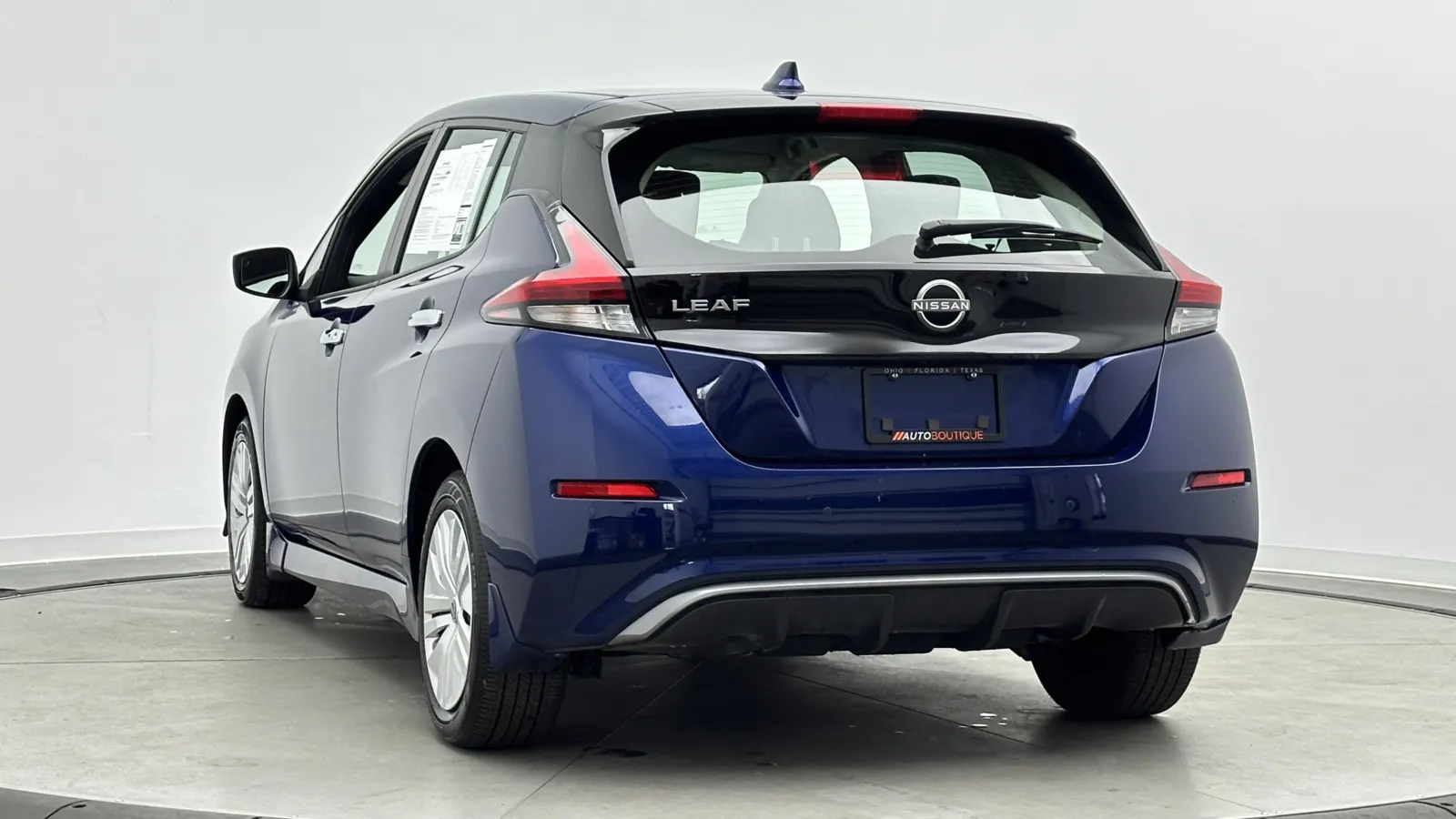 Nissan Leaf photo 5