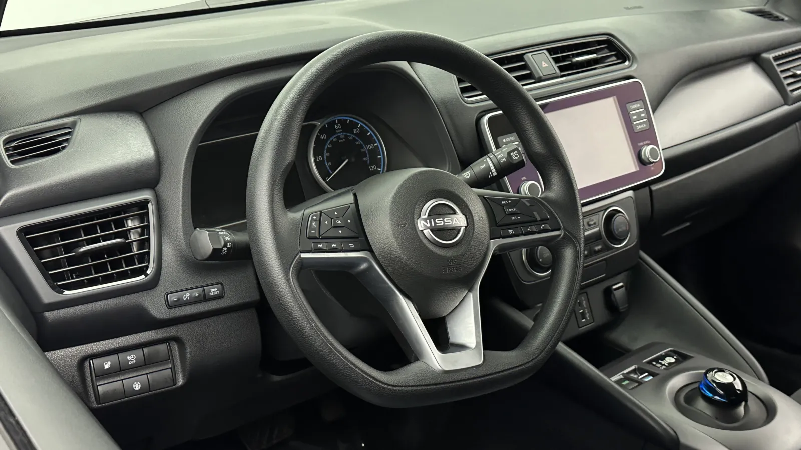 Nissan Leaf photo 8