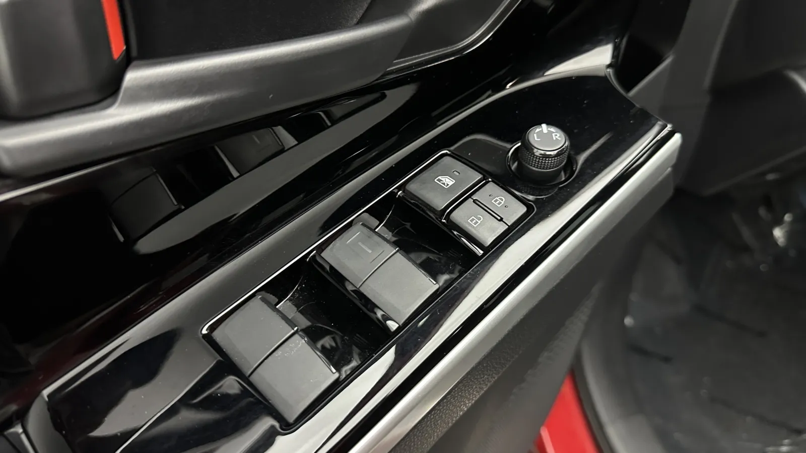 Subaru Solterra photo 11