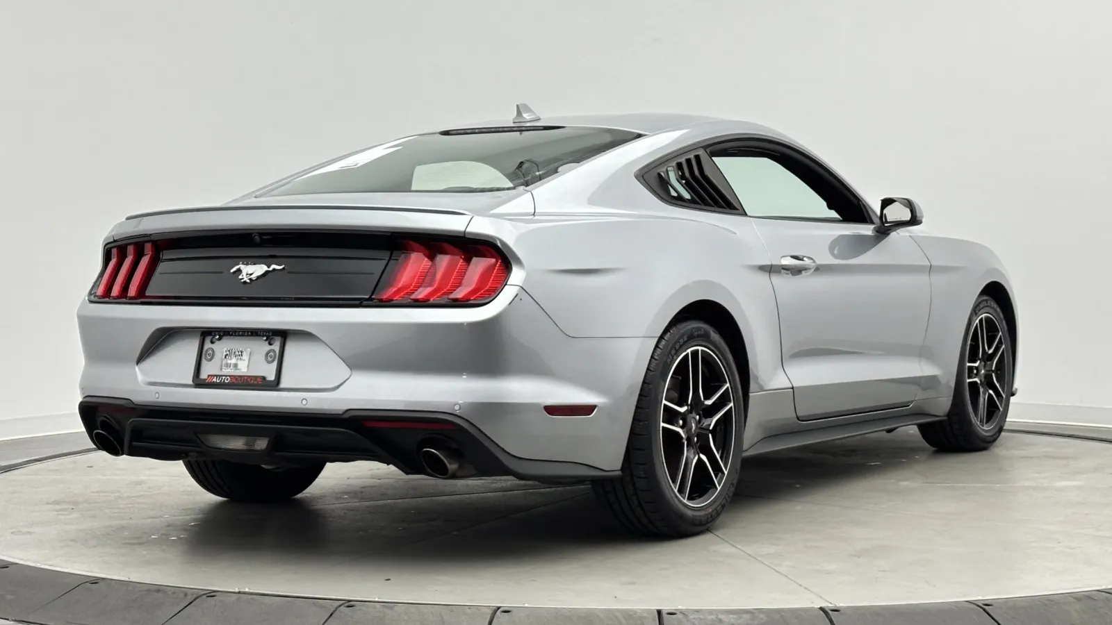 Ford Mustang photo 7