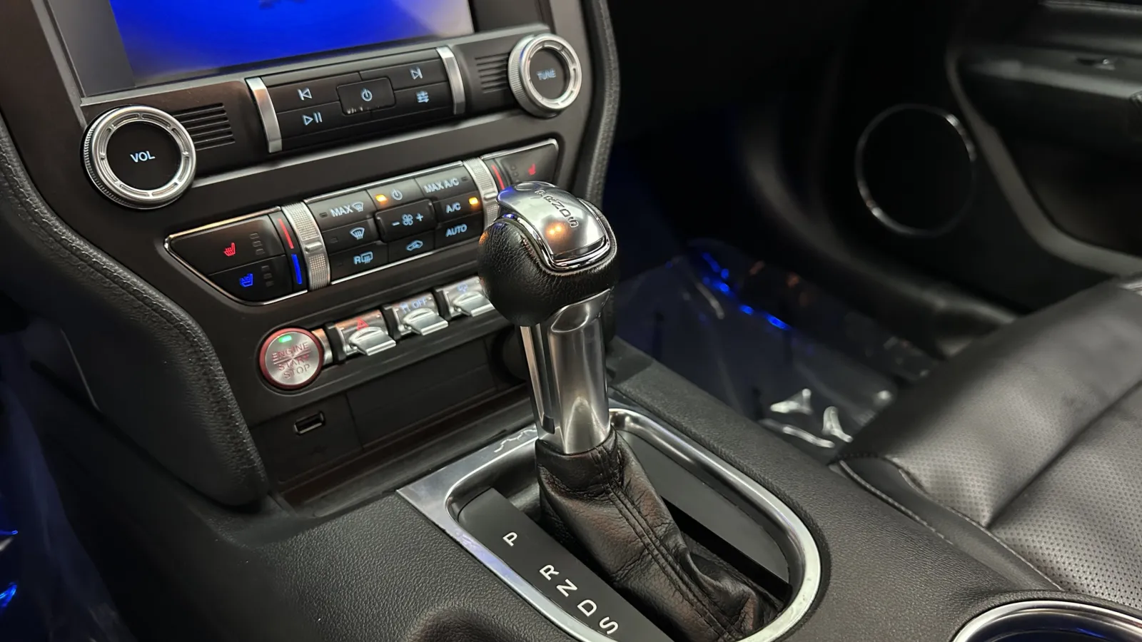 Ford Mustang photo 16