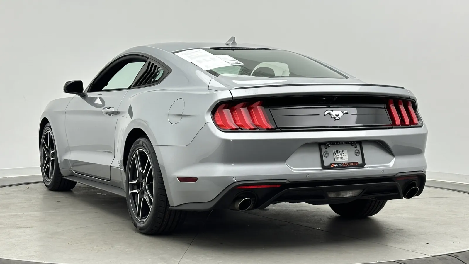 Ford Mustang photo 5