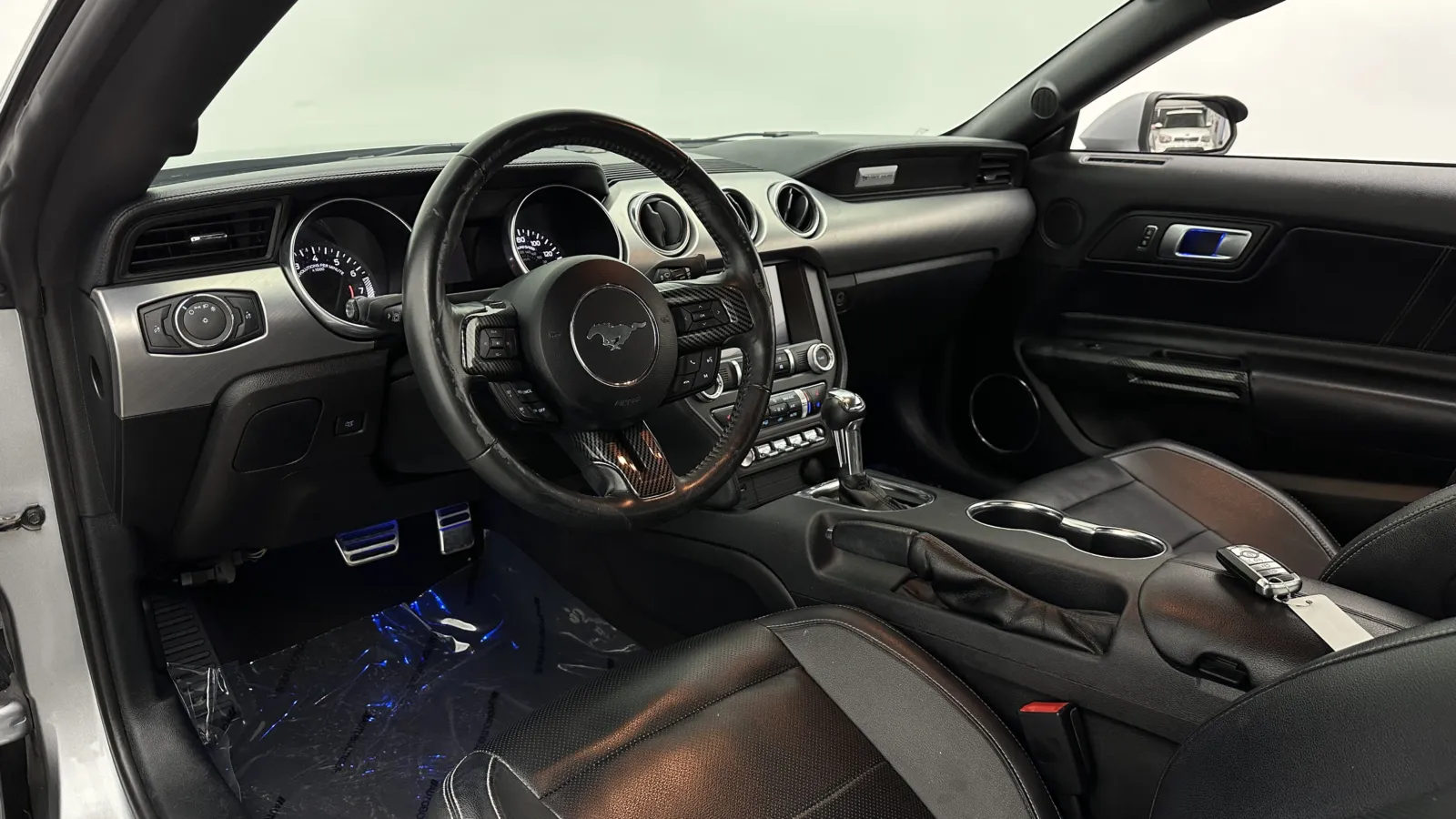 Ford Mustang photo 10