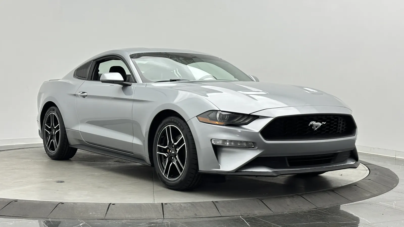 Ford Mustang photo 3