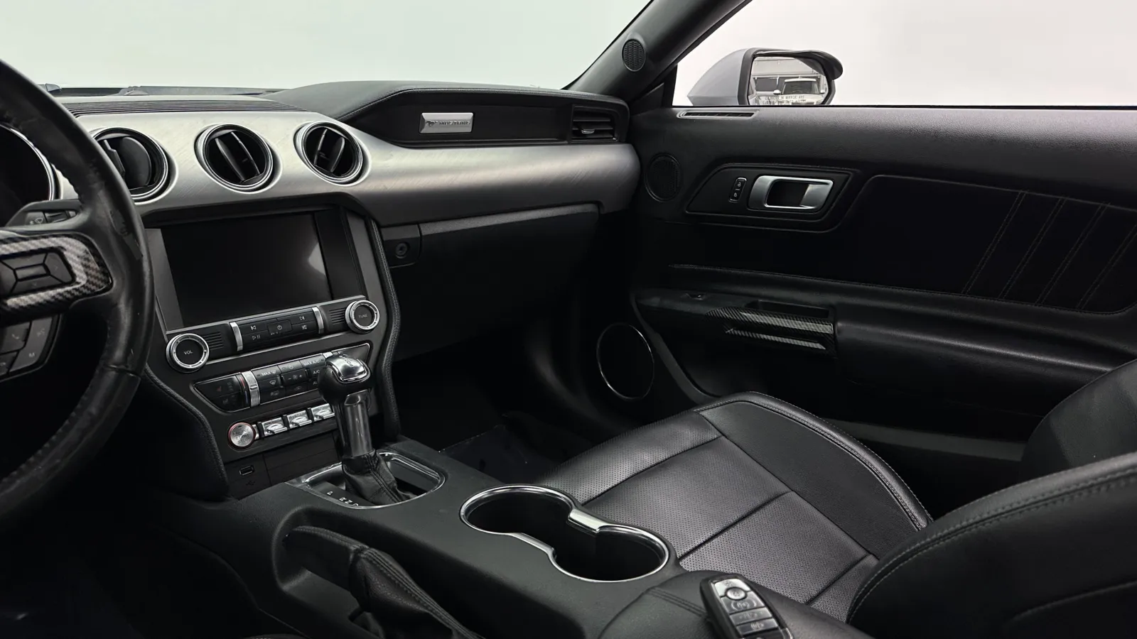 Ford Mustang photo 25
