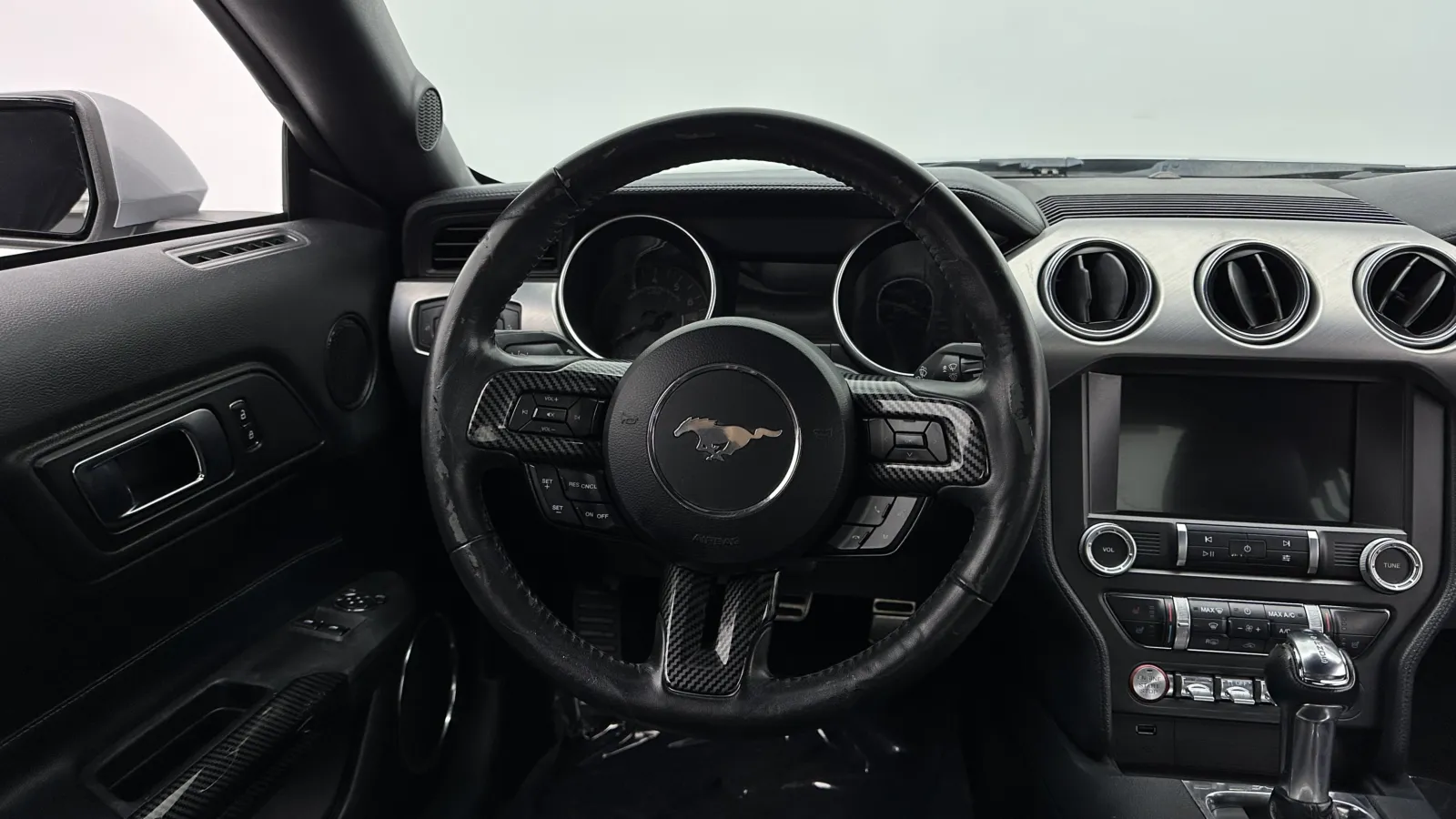 Ford Mustang photo 24